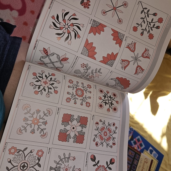 Lot of (4) quilt instructional books - Picture 14 of 16